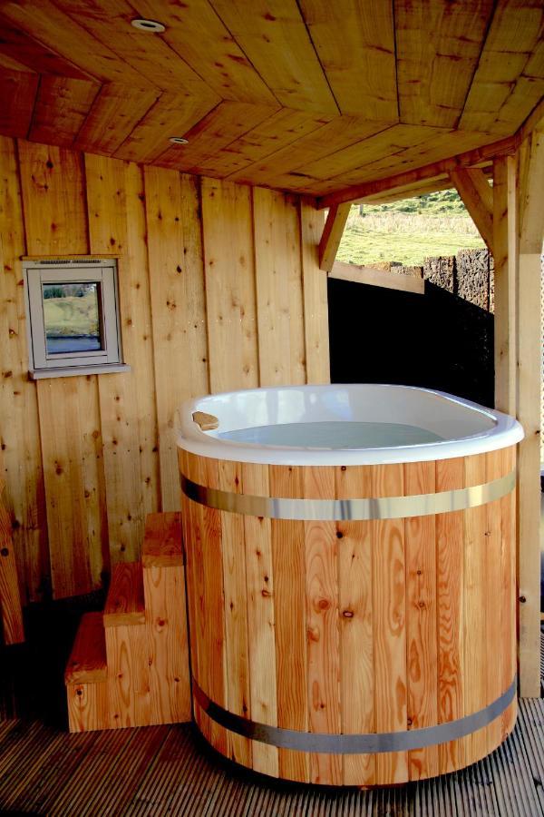 Skye Cabins Skeabost Ngoại thất bức ảnh