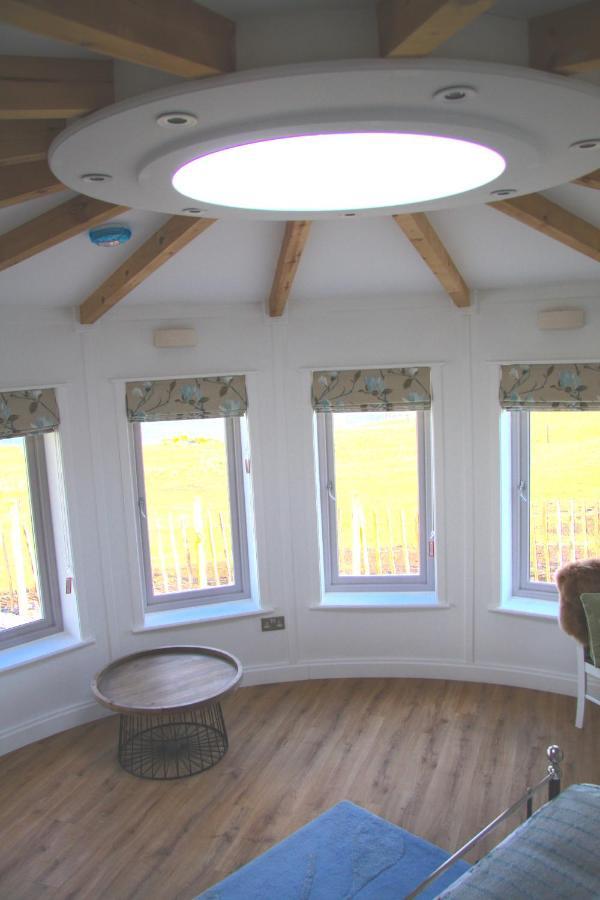 Skye Cabins Skeabost Ngoại thất bức ảnh