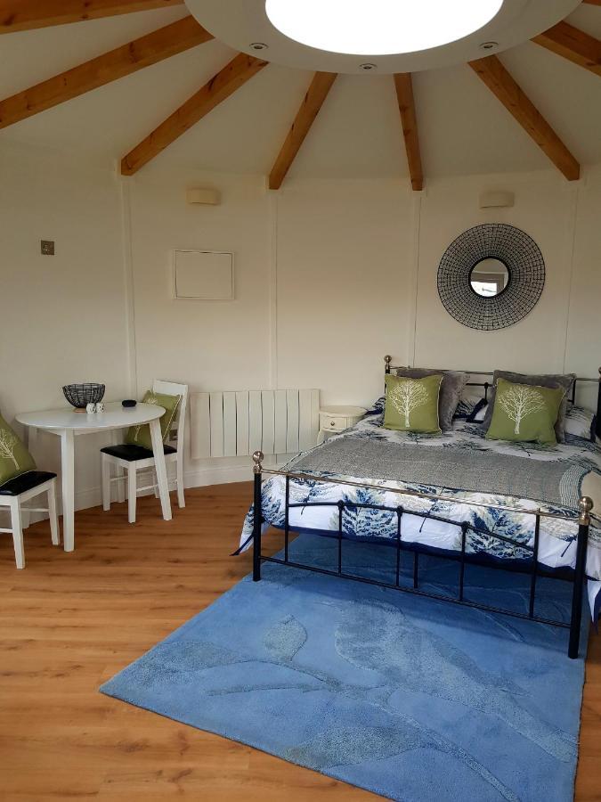 Skye Cabins Skeabost Ngoại thất bức ảnh