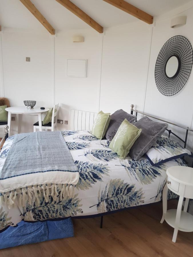 Skye Cabins Skeabost Ngoại thất bức ảnh